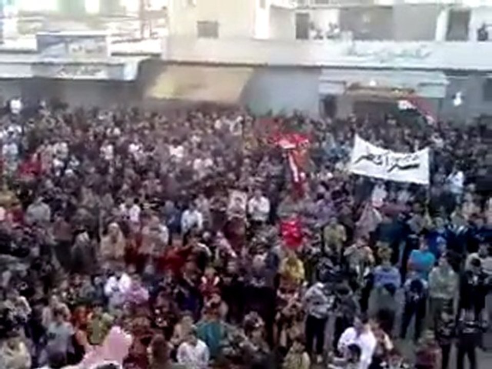 فري برس    حماة قلعة المضيق مظاهرة صباحية حاشدة نصرة لحمص ورفضا للحوار مع النظام 8 11 2011