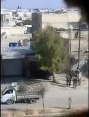 فري برس   عصابات الامن تطلق النار بشكل مباشر على المتظاهرين في حماة خلال جمعة تجميد العضوية 11 11 2011