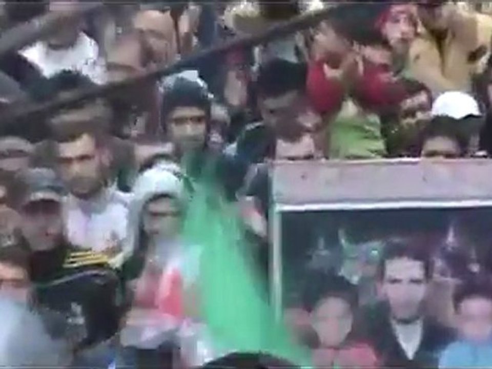 فري برس   باباعمرو جمعة طرد السفراء يا نبيل العربي سماع بدنا طرد السفراء 18 11 2011