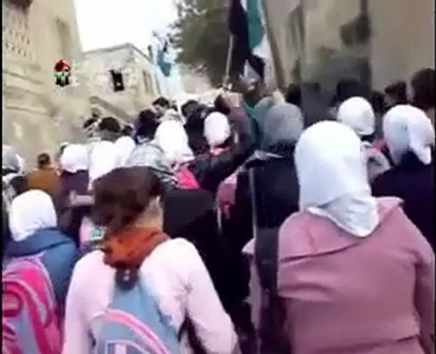 فري برس   اللاذقية   الحفة بابنا والجنكيل مظاهرة طلابية 13 11 2011 ج2