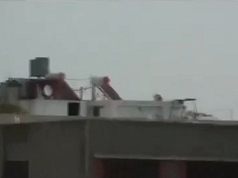 فري برس حمص بابا عمرو قصف المنازل بشكل عشوائي وتصاعد أعمدة الدخان 14 11 2011 جـ3