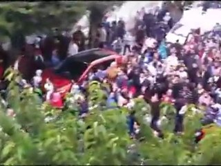 فري برس   مدينة ادلب اعداد هائلة تشييع الشهيد انور الخلف 18 11 2011