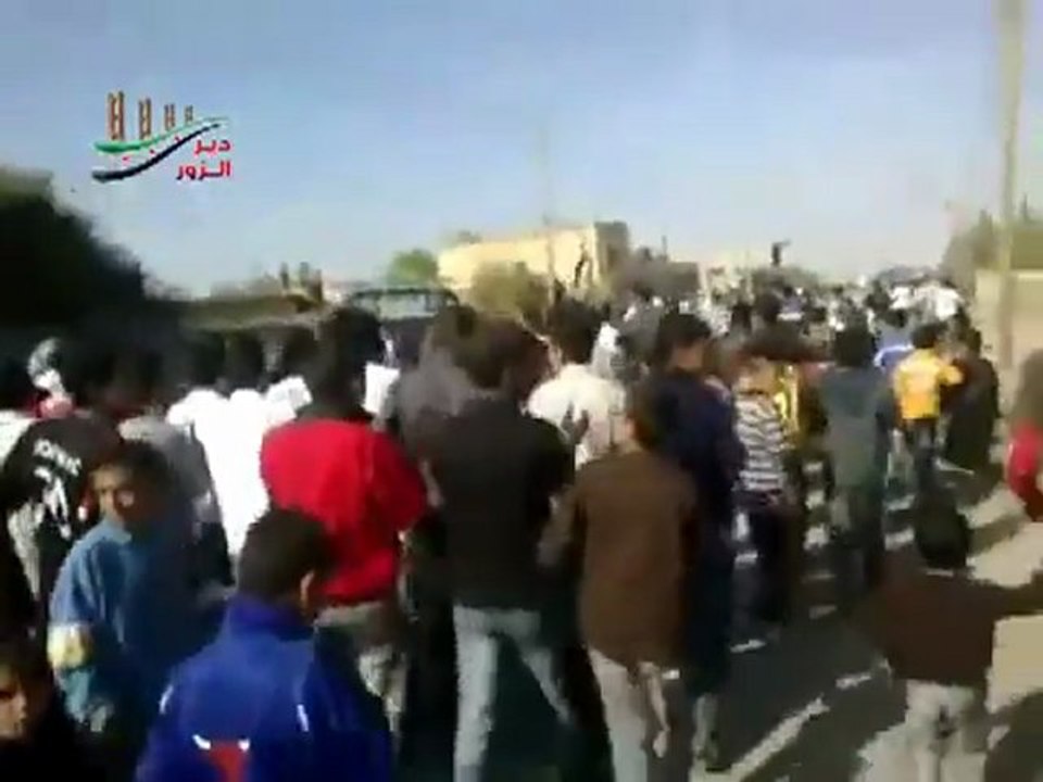 فري برس    دير الزور   صباحية قرية الجرذي جمعة طرد السفراء 18 11 2011