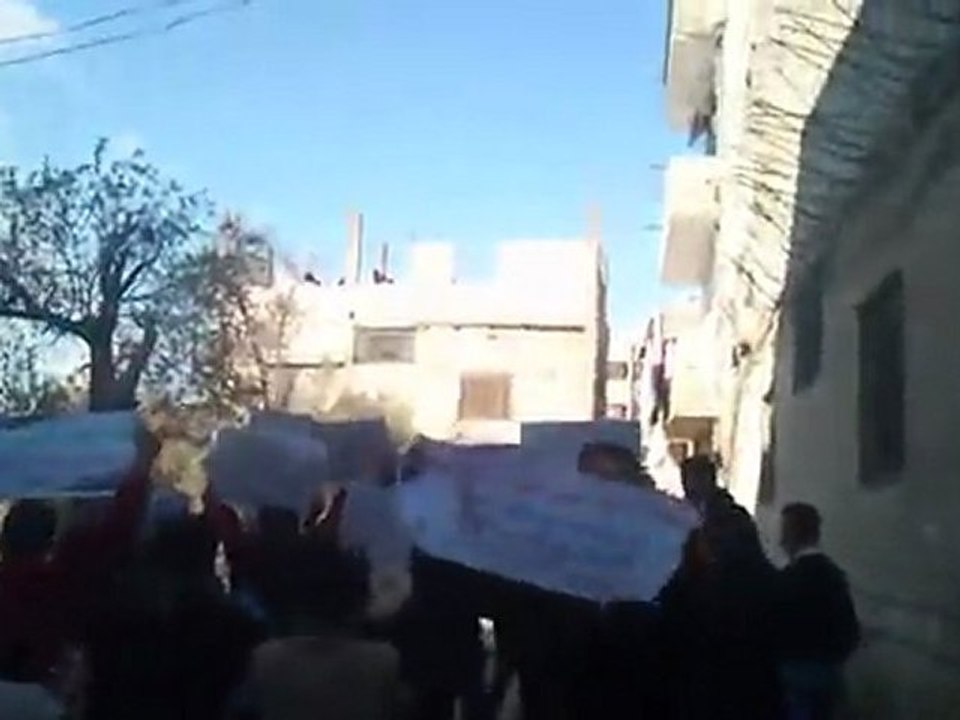 فري برس   دمشق تجمع أحرار القابون مظاهرة جمعة طرد السفراء 18 11 2011