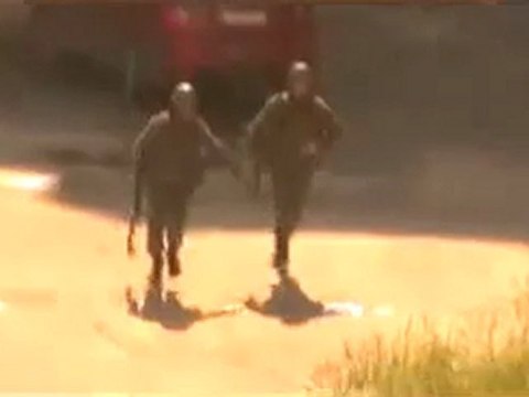 فري برس دوما ضرب أحد المتظهرين من قبل الشبيحة