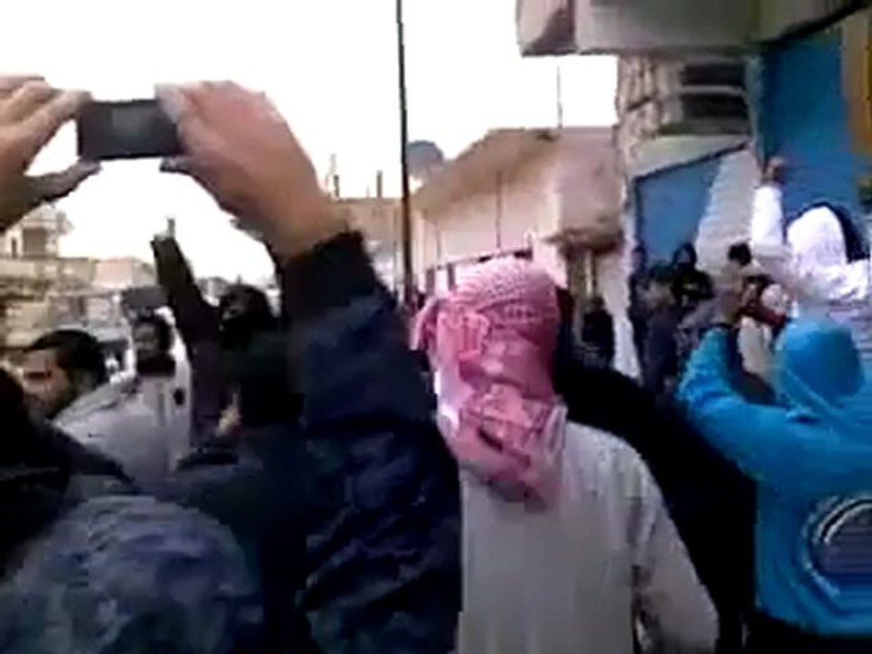 فري برس   الحسكة   أحرار غويران في جمعة طرد السفراء 18 11 2011