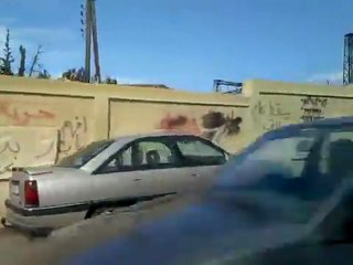 فري برس   الرجل البخاخ على جدران معمل الكهرباء في الهامة 17 11 2011
