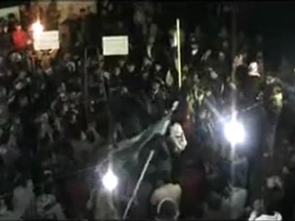 فري برس   حمص الحولة مظاهرة مسائية رائعة رغم إطلاث النار عليها من عصابات الأسد19 11 2011