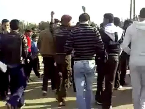 فري برس درعا جاسم مظاهرة طلابية للمطالبة باسقاط النظام 21 11 2011 جـ3