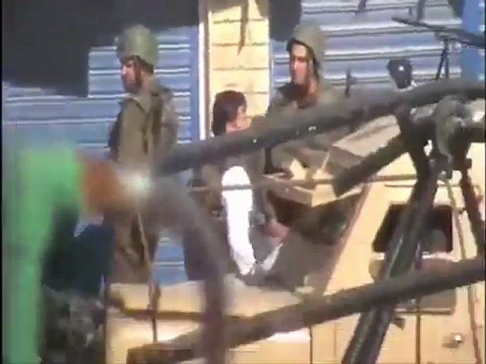 فري برس   ريف دمشق حرستا انتشار عصابات الاسد واهانة المدنيين 22 11 2011 ج1