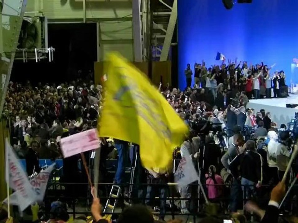 François Hollande Meeting du Bourget 2012  02