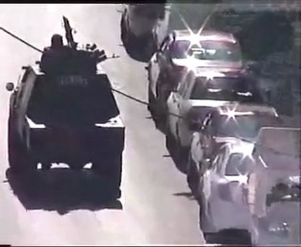 فري برس حمص حي الملعب جمعة الجيش الحر يحميني تجول المصفحة حول المسجد اثناء الصلاة لإخافة المصلين 25 11 2011