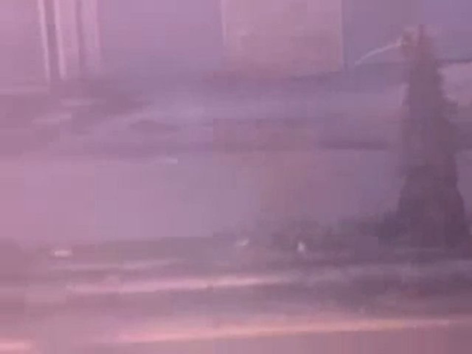 فري برس   الحولة مدرعات عسكرية لتعزيز حاجز دوار الحرية   24 11 2011