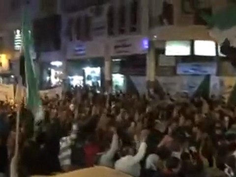 فري برس أهالي مدينة ادلب يطالبون بدعم الجيش الحر28 11 2011