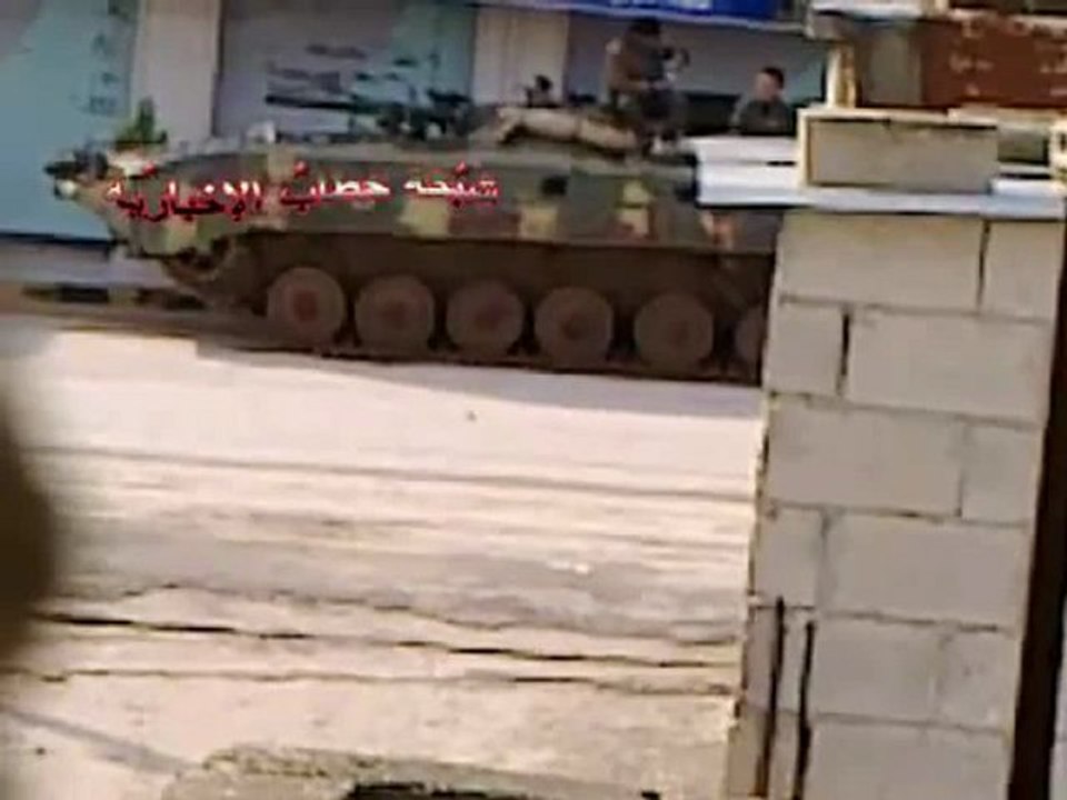 فري برس   حماه بلدة خطاب تجول الأمن و الشبيحة في البلدة  28 11 2011 ج3