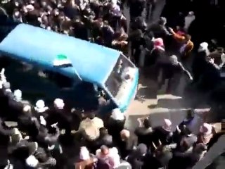 فري برس   ريف دمشق دوما مراسم زفاف 12 شهيد بحشود هائله 23 1 2012 جــ1
