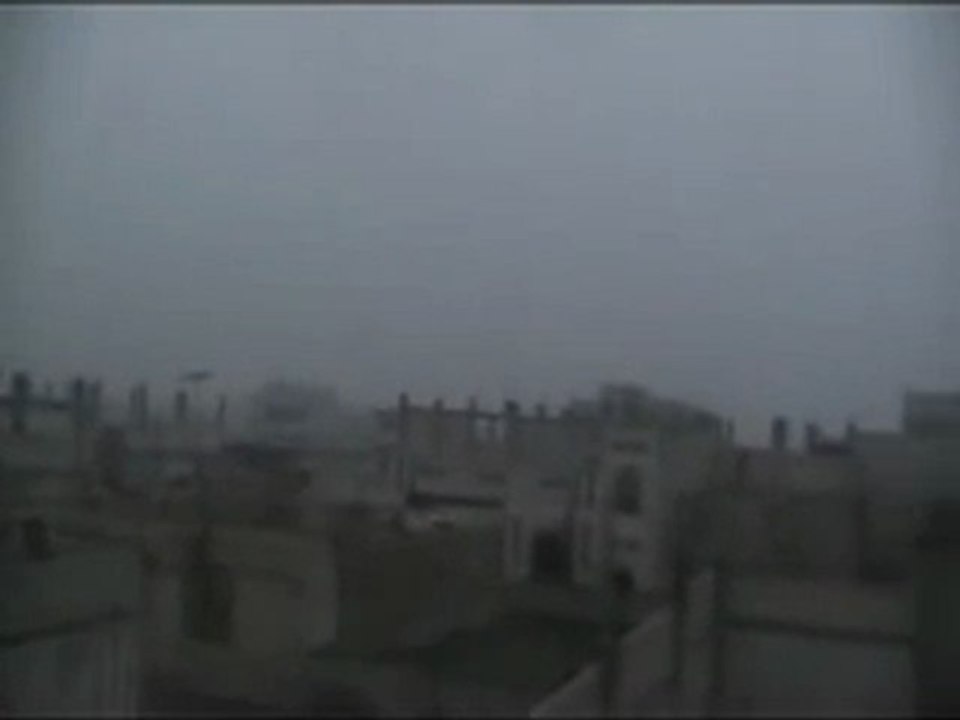 فري برس   حمص حي الرفاعي صووت الله وأكبر يعلووو على صووووت القصف العنيف هل يرضيكم هذا يا اسلام يا عرب 24 1 2012