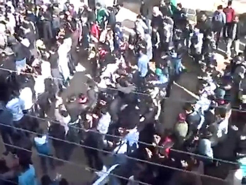 فري برس   درعا خربة غزالة والكتيبة مظاهرة صباحية نصرة لدرعا وحمص والمدن المنكوبة 24 1 2012 ج2