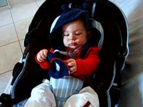 Lucas dans son transat