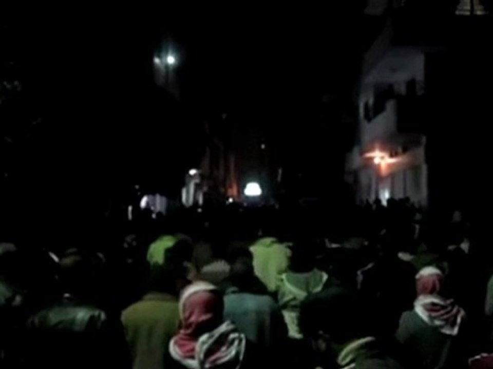 فري برس   حمص المحتلة أحرار الوعر القديم ومسائية ثلاثاء الممرضين والأطباء واغنية جنة 29 11 2011