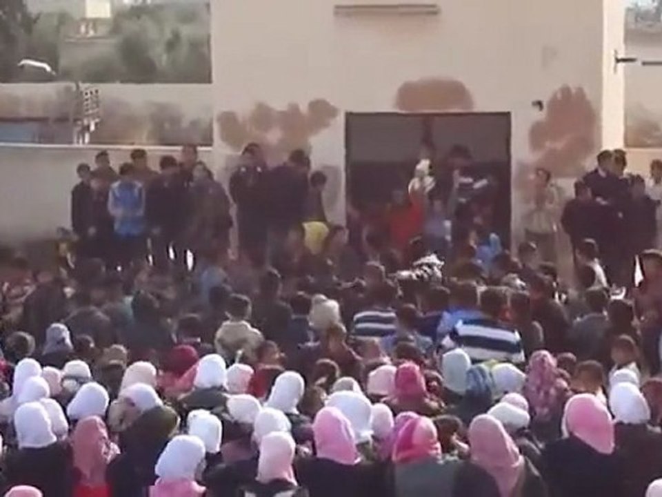 فري برس   نصيب مظاهرة طلابية حاشدة نصرة لداعل 30 11 2011