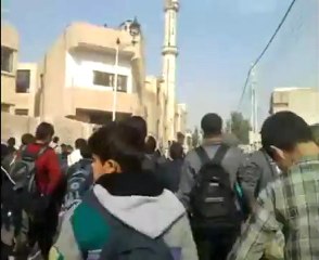 فري برس   معضمية الشام مظاهرة أبطال الحرية مطالبين بإسقاط النظام و قبل تعرضهم للقنابل المسيلة للدموع والرصاص الحي 30 11 2011 ج5
