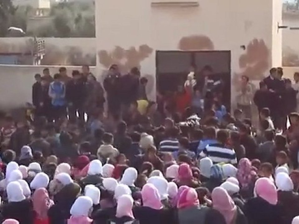 فري برس   نصيب مظاهرة طلابية حاشدة نصرة لداعل 30 11 2011