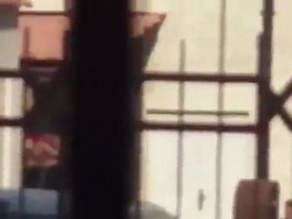 فري برس   حماه  حي التكية الشبيحه في المجمع الطبي 1 12 2011