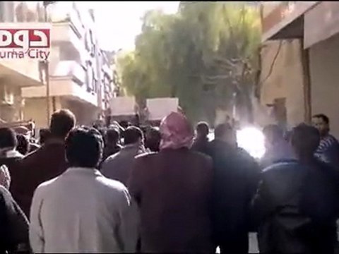 فري برس دوما مظاهرة في جمعة المنطقة العازلة مطلبنا وهجوم الجيش والامن عليها 2 12 2011