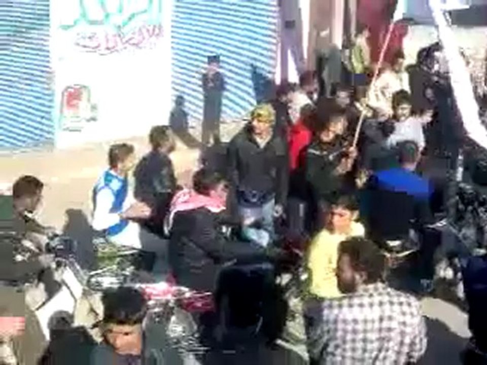 فري برس   حماة الحواش بسهل الغاب في جمعة المنطقة العازلة 2 12 2011