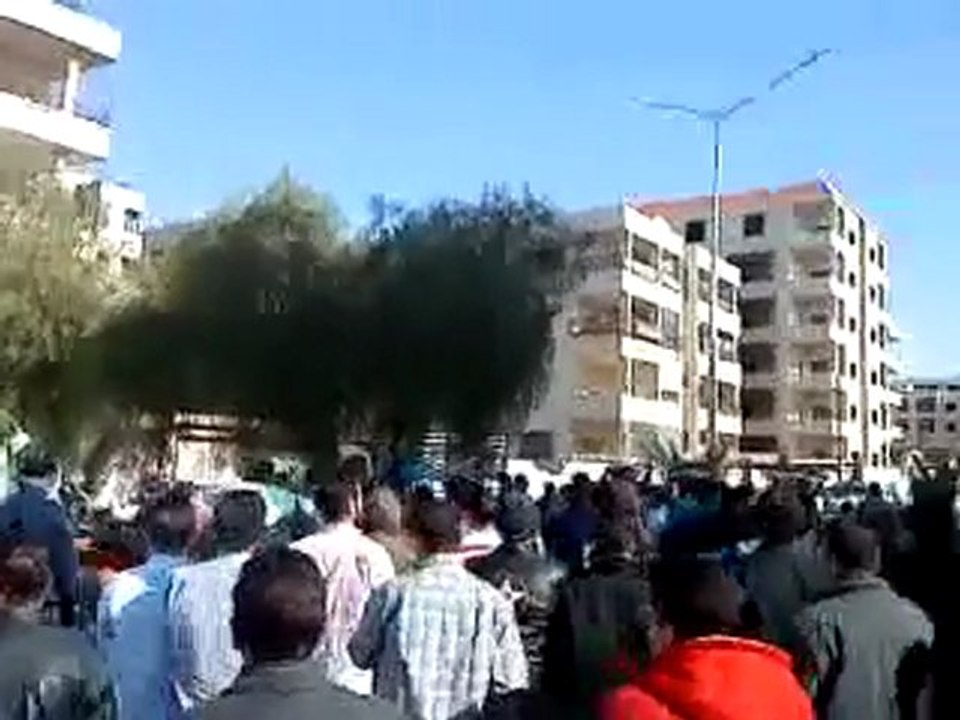 فري برس   حماه شارع الثلاين  جمعة المنطقة العازلة مطلبنا 2 12 2011