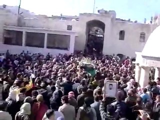 فري برس   معرة النعمان تشيع الشهيد وائل دعدوش 3 12 2011 ج1