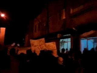 فري برس   ريف دمشق دوما    مظاهرة مسائية تتواجه الى بيت الشهيد 3 12 2011 ج3