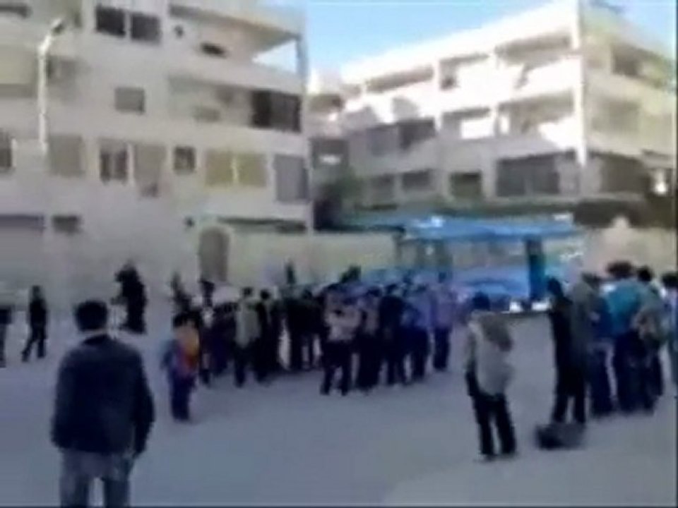 فري برس   طلابية حماة حي الكرامة 4 12 2011