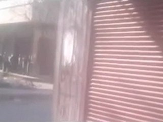 فري برس   الخالديه اصابة أحد الشبان ومحاولة أهل الحي سحبه 4 12 2011