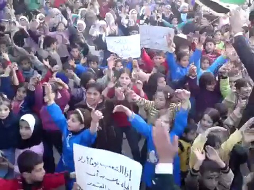 فري برس   مظاهرة حاشدة جبل الزاوية يالله قتلونا يا الله 4 12 2011