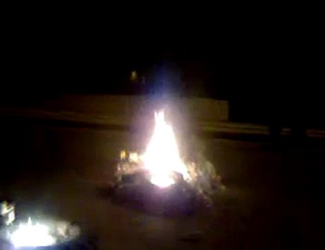 فري برس قطع أوتوستراد درعا الدولي في حي القدم الدمشقي الأربعاء 8 12 2011