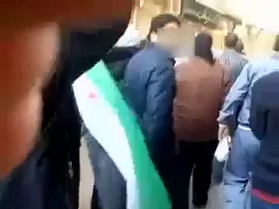فري برس   حلب   حي المشهد    مظاهرة صباحية جمعة إضراب الكرامة 9 12 2011