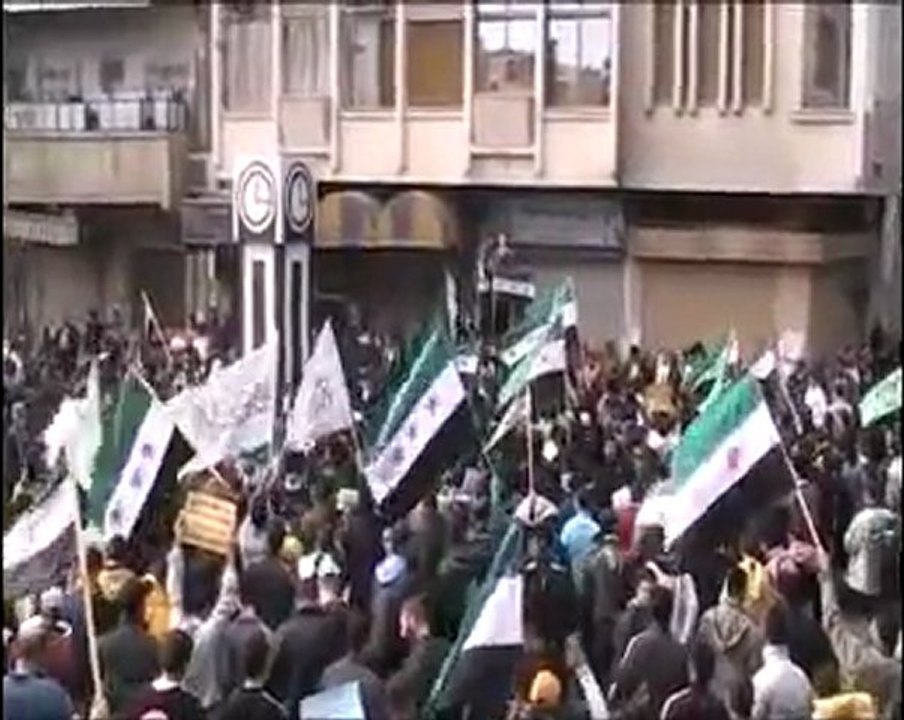 فري برس   حمص حي الخالدية جمعة اضراب الكرامة مظاهرة بقيادة الفنانة فدوى سليمانورسالة الى أهل حلب 9 12 2011