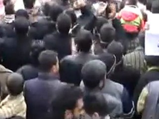 فري برس   اهالي كرم الزيتون نادو الجيش الحر يا حامينا في جمعة اضراب الكرامة 9 12 2011