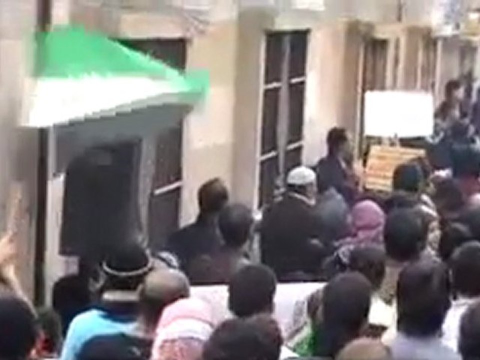 فري برس   كرم الزيتون جمعة اضراب الكرامة وين المالاين الجيش العربي وين 9 12 2011