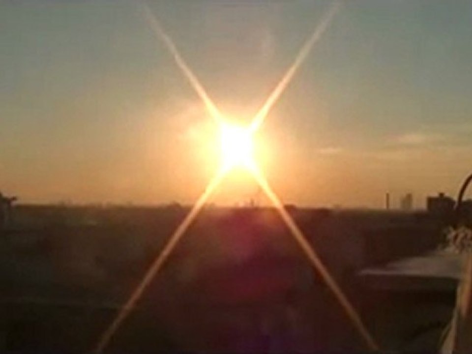 فري برس   حمص   ديربعلبة اطلاق نار كثيف من جميع الحواجز 11 12 2011