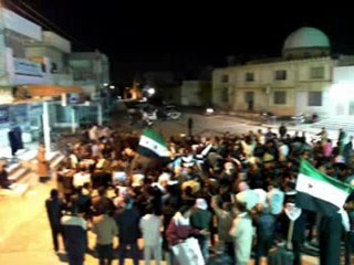 فري برس   قاشوش حوران وثوار الجيزة لوح بيدك رااااائعه 11 12 2011