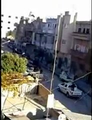 فري برس   حماة الامن يهدد الناس بكسر الاقفال اذا لم تفتح محلاتها 13 12 2011