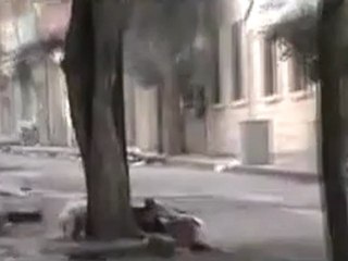 فري برس   حمص باب السباع دخول كتائب بشار واطلاق النار والقذائف على المنازل وشاهد الجيش بعينك 13 12 2011