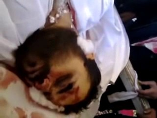 فري برس   إستشهاد عمر الياسين في حي دير بعلبة برصاص قوات الأمن 16 12 2011