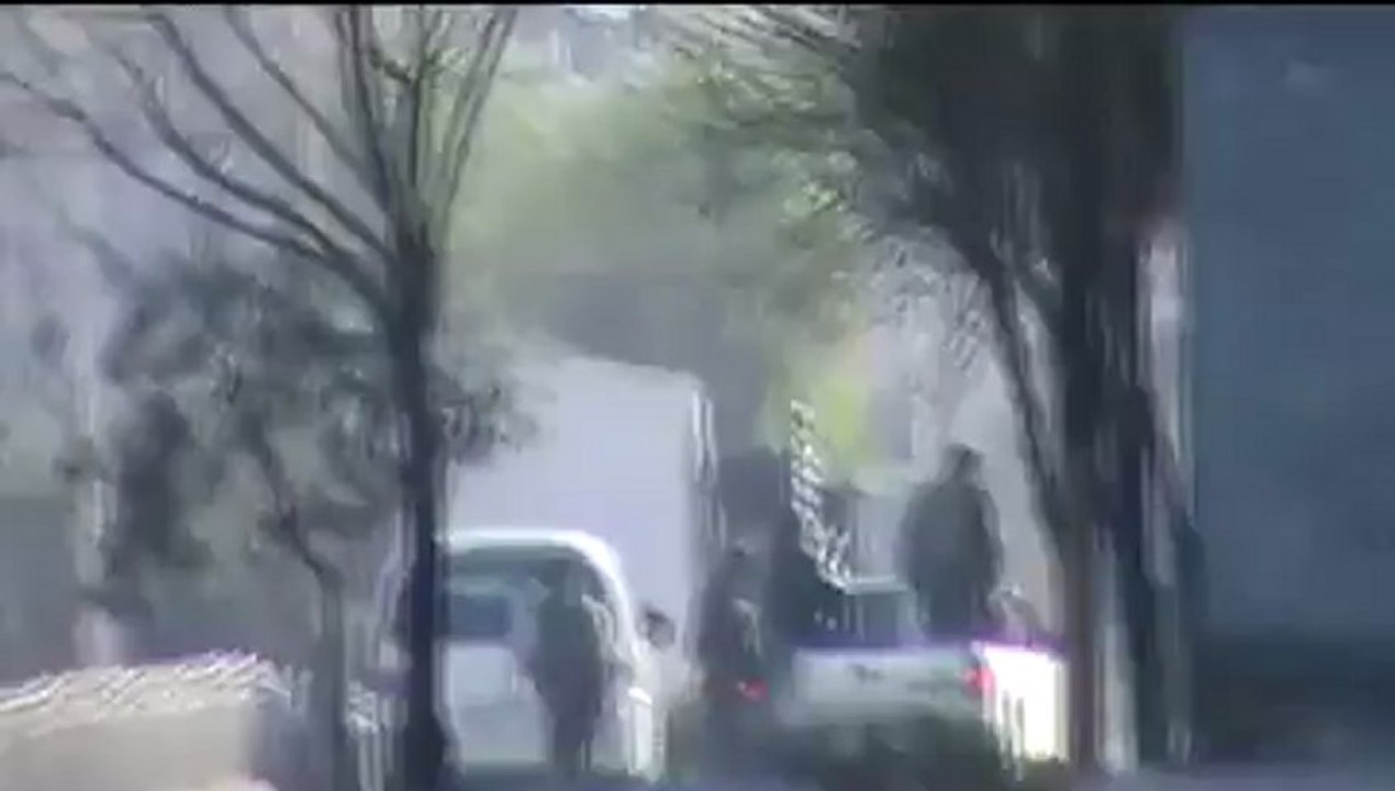 فري برس   حماة   الأربعين   الأمن و الشبيحة يحاصرون المظاهرات 16 12 2011