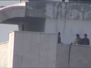 فري برس   حماة   قناصة على المجمع الطبي   الجامعة تقتلنا 16 12 2011