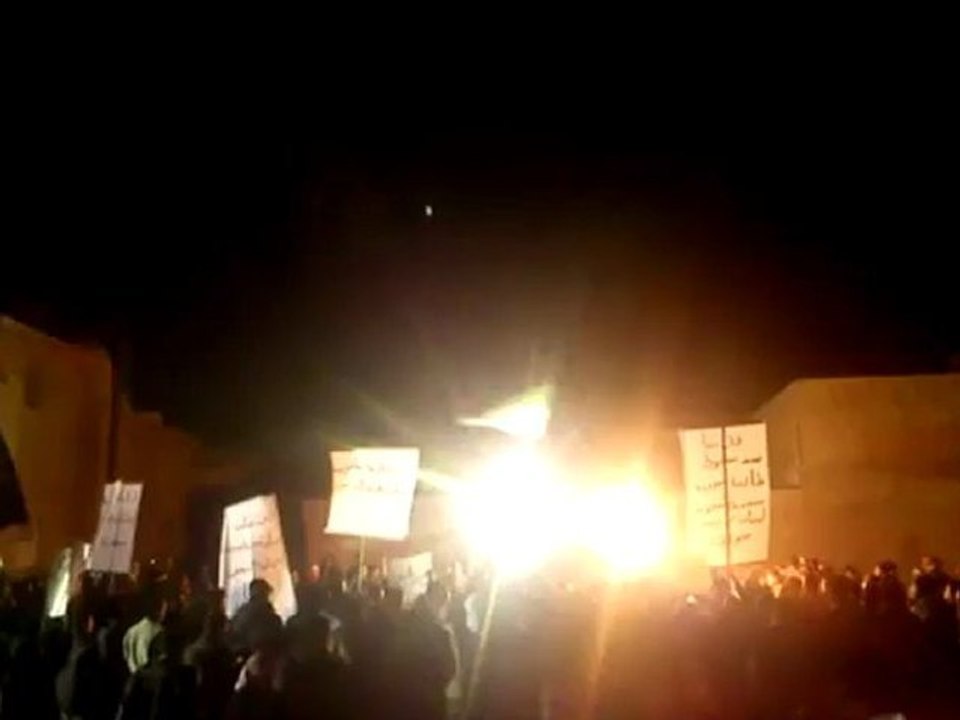 فري برس   ريف دمشق دوما مظاهرة مسائية رغم التواجد الأمني 20 12 2011