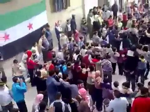 فري برس حماه حي الحميدية نصرة لإدلب الحمراء وحمص 21 12 2011‎